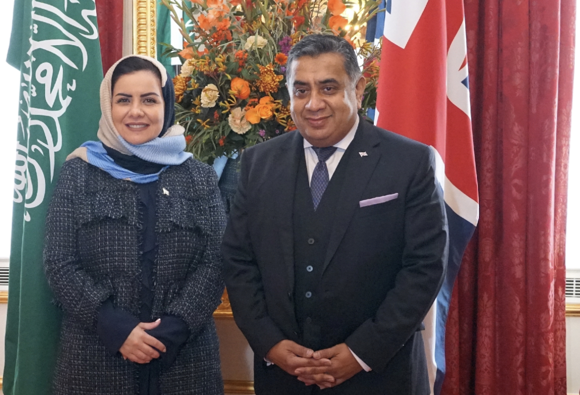 خلال لقاءها معالي وزير الدولة لشؤون الشرق الأوسط وشمال أفريقيا وجنوب آسيا في المملكة المتحدة ومحاضرة ألقتها في بريطانيا رئيس هيئة حقوق الإنسان د. هلا التويجري تبرز الإصلاحات التي شهدتها المملكة في مجال حقوق الإنسان في إطار زيارتها إلى المملكة المتحدة